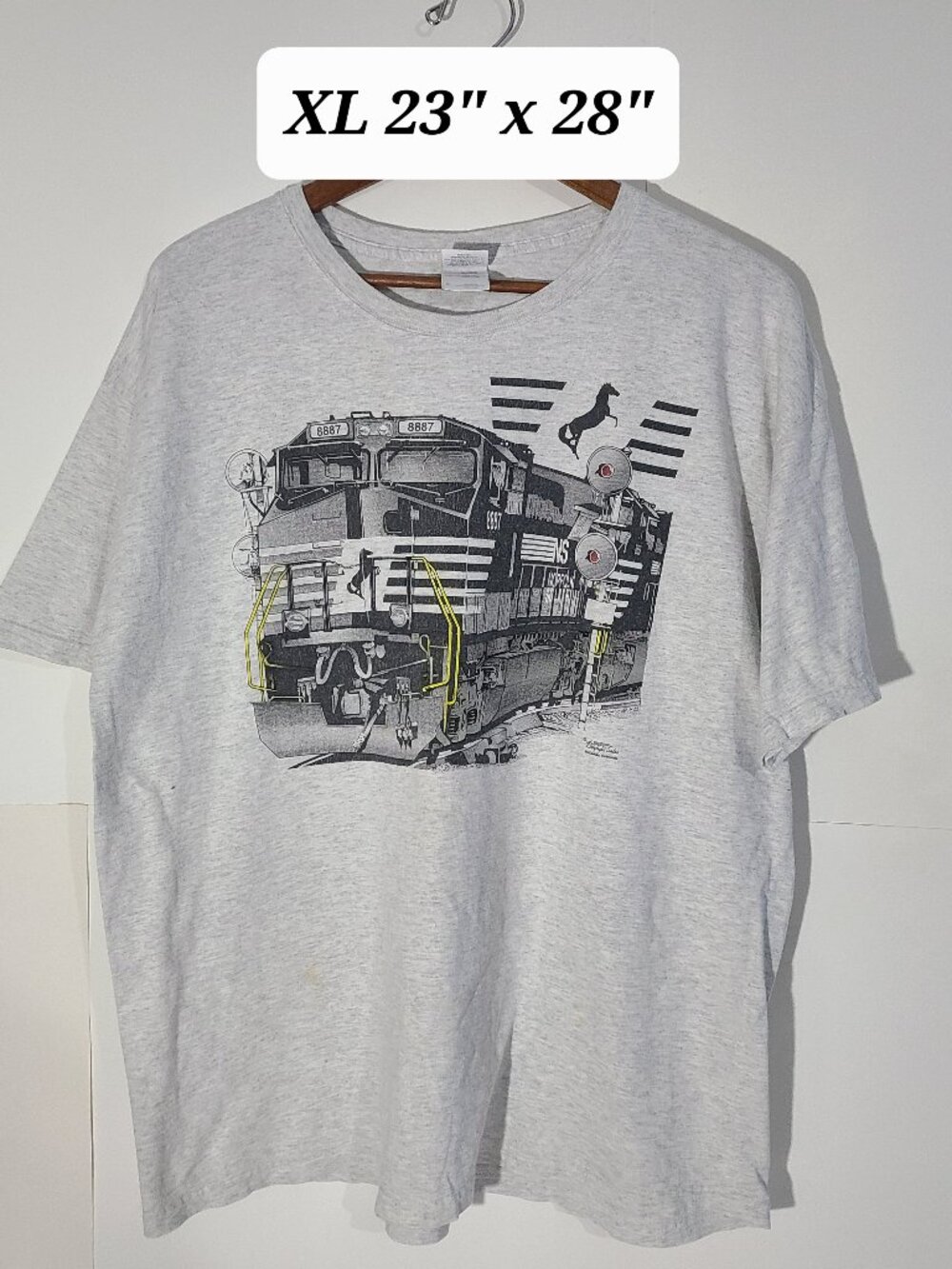 Norfolk Southern 8887 Train Engine Car Gray XL Men's T-Shirt Y2K